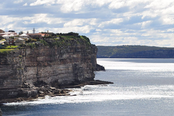 Houses on a cliff along the Sydney coastline